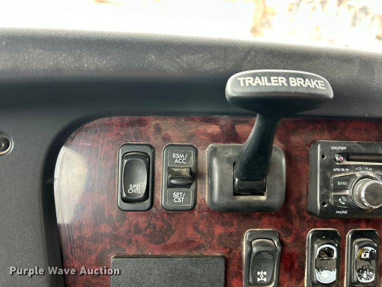 image for item ET6776 2017 Freightliner 114SD dump truck