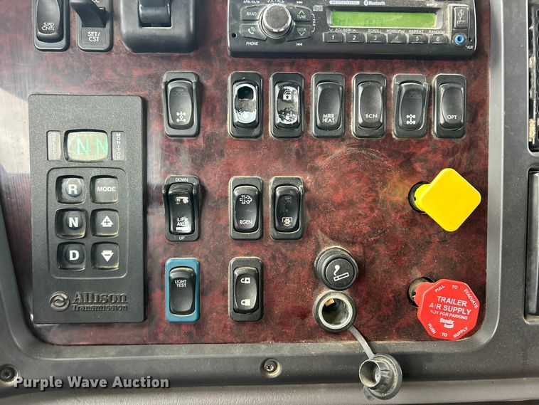 image for item ET6776 2017 Freightliner 114SD dump truck