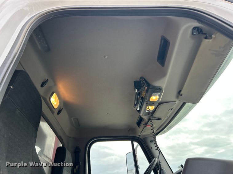 image for item ET6776 2017 Freightliner 114SD dump truck