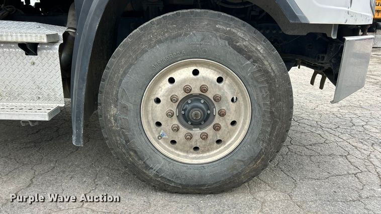 image for item ET6776 2017 Freightliner 114SD dump truck