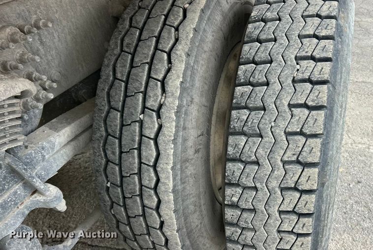 image for item ET6776 2017 Freightliner 114SD dump truck