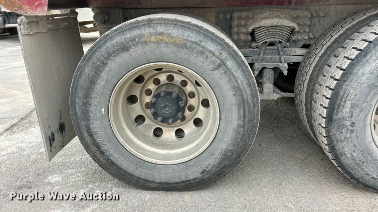 image for item ET6776 2017 Freightliner 114SD dump truck