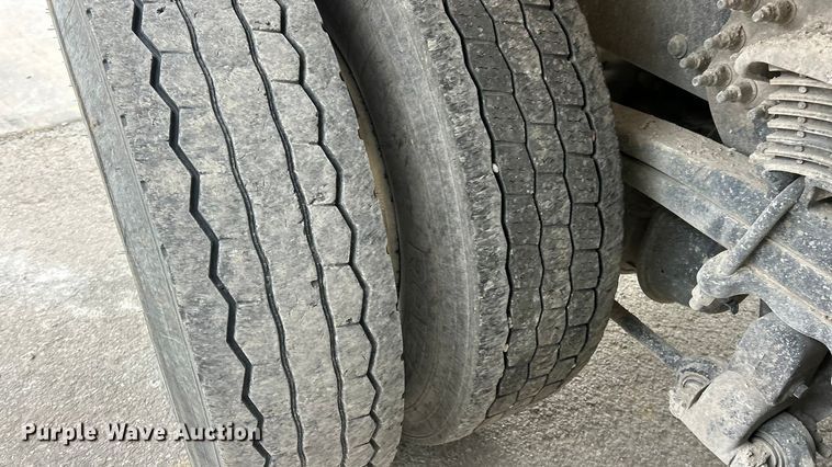 image for item ET6776 2017 Freightliner 114SD dump truck