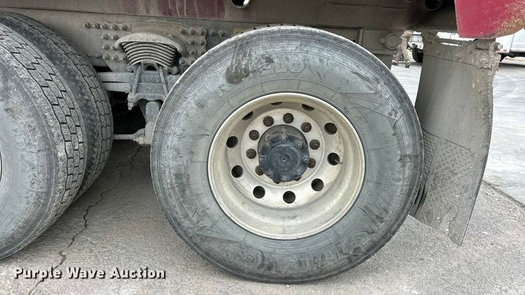 image for item ET6776 2017 Freightliner 114SD dump truck