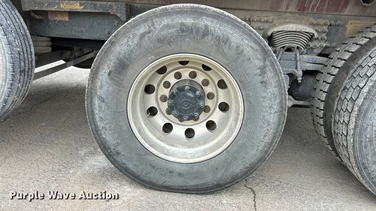 image for item ET6776 2017 Freightliner 114SD dump truck