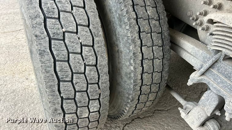 image for item ET6776 2017 Freightliner 114SD dump truck