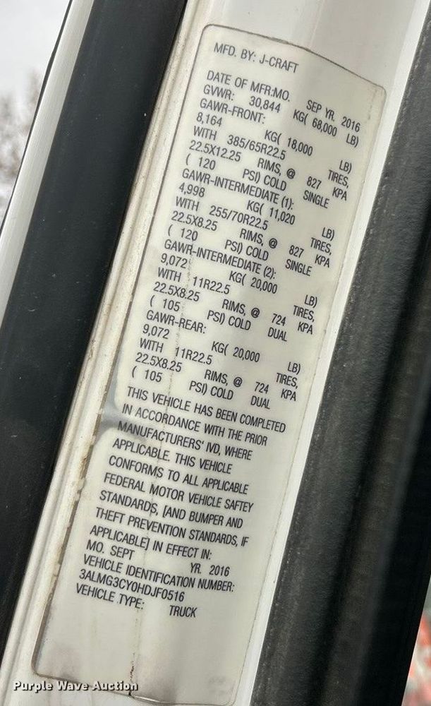 image for item ET6776 2017 Freightliner 114SD dump truck