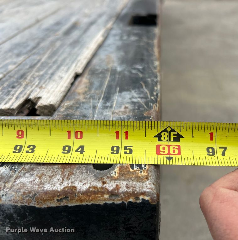 image for item ET6777 2003 Ford F650 Super Duty flatbed truck