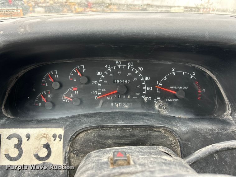 image for item ET6777 2003 Ford F650 Super Duty flatbed truck