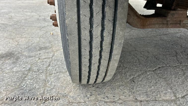 image for item ET6777 2003 Ford F650 Super Duty flatbed truck