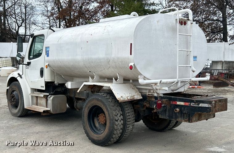 image for item ET6778 2005 Freightliner M2 water truck