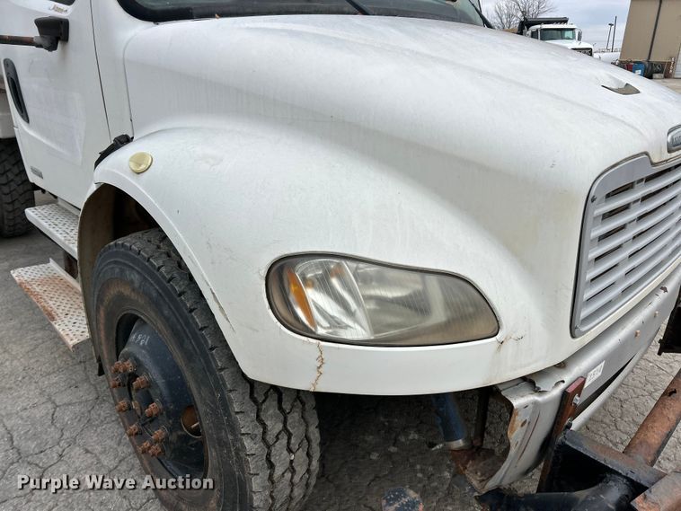 image for item ET6778 2005 Freightliner M2 water truck