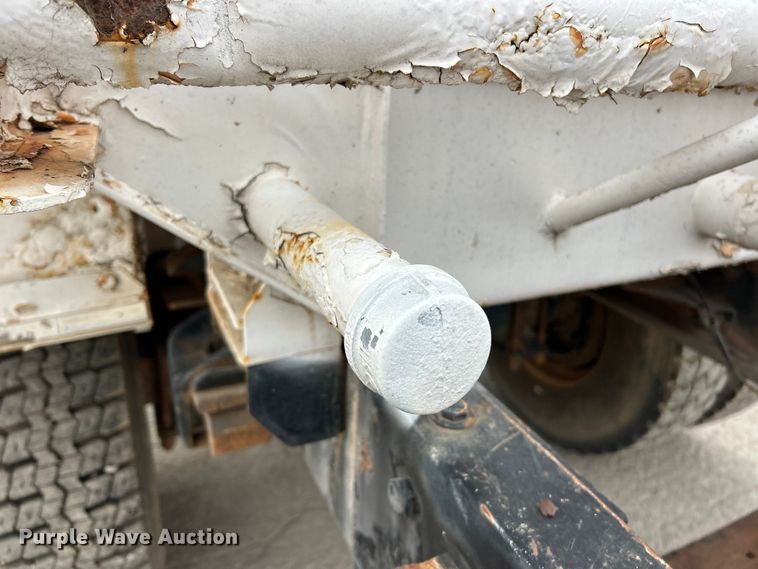 image for item ET6778 2005 Freightliner M2 water truck