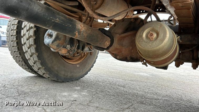 image for item ET6778 2005 Freightliner M2 water truck