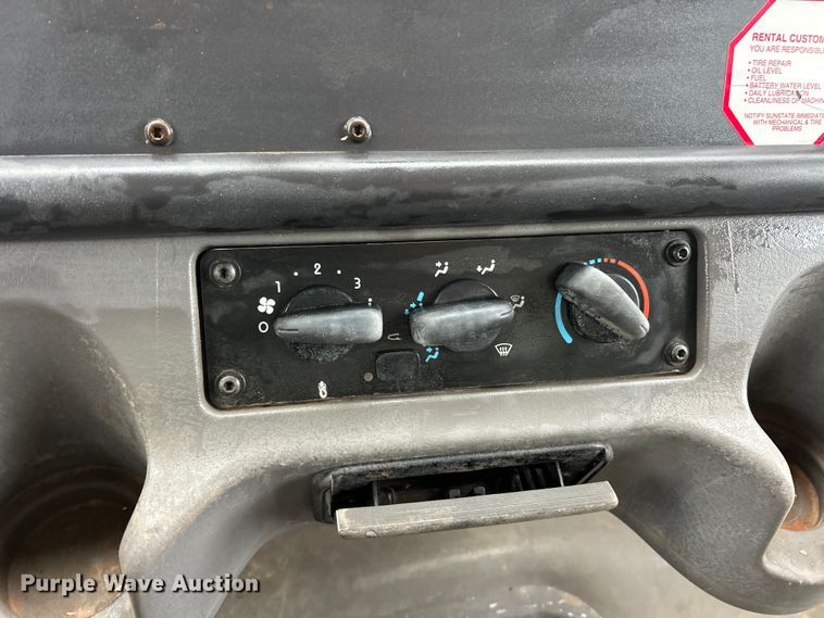 image for item ET6778 2005 Freightliner M2 water truck