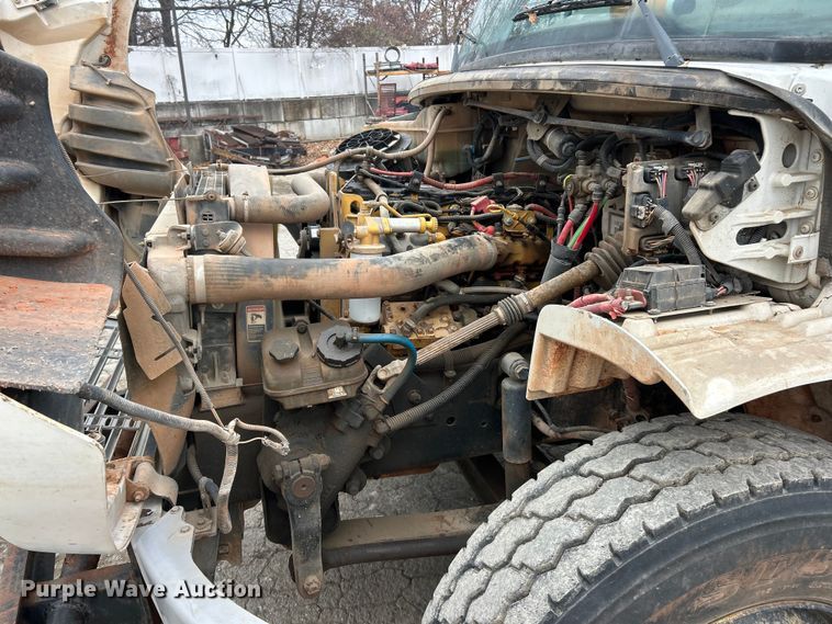 image for item ET6778 2005 Freightliner M2 water truck