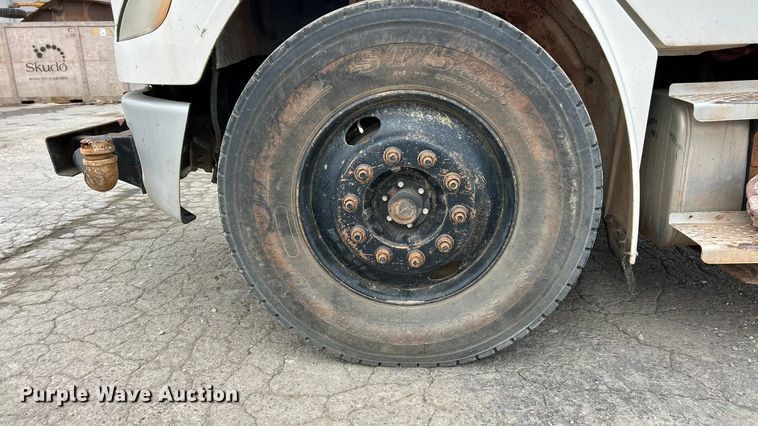 image for item ET6778 2005 Freightliner M2 water truck