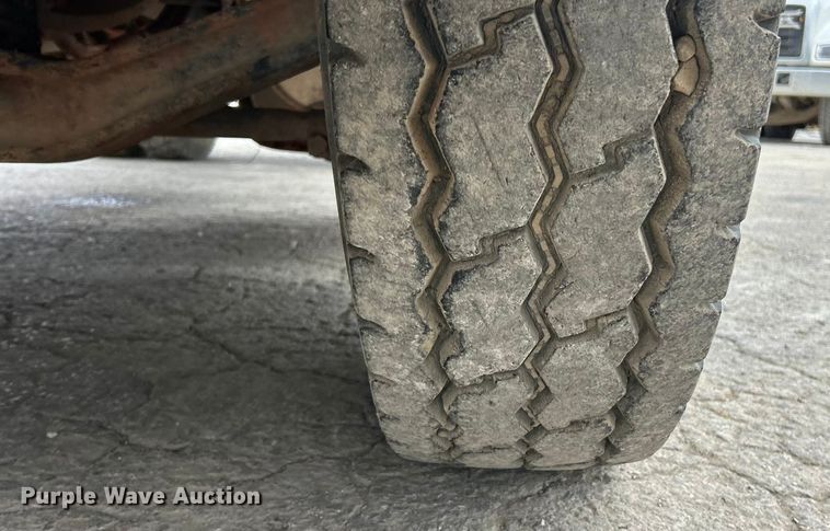 image for item ET6778 2005 Freightliner M2 water truck