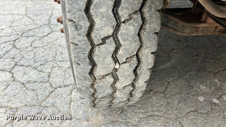 image for item ET6778 2005 Freightliner M2 water truck