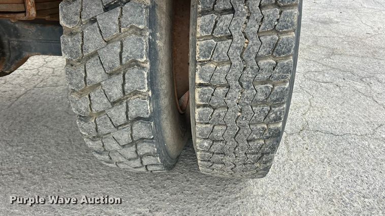 image for item ET6778 2005 Freightliner M2 water truck