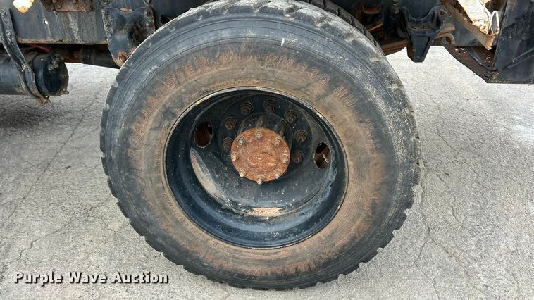 image for item ET6778 2005 Freightliner M2 water truck