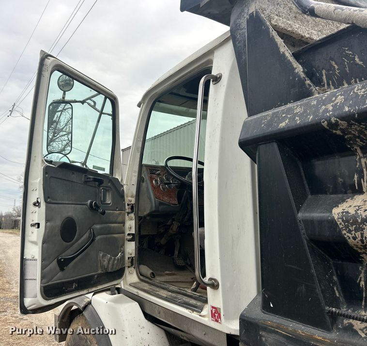 image for item ET6793 2006 Western Star 4900 dump truck
