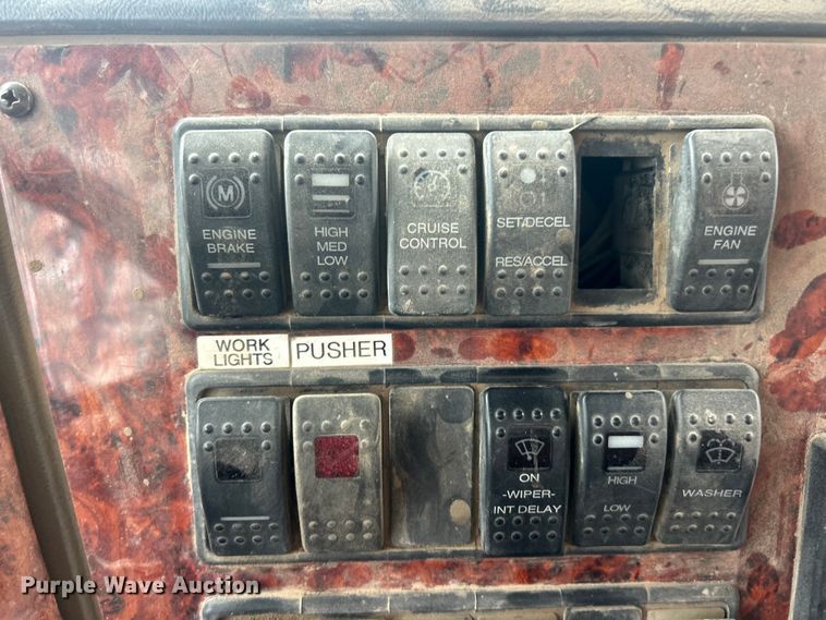 image for item ET6793 2006 Western Star 4900 dump truck