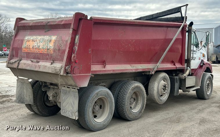 image for item ET6794 2006 Sterling L8500 Series dump truck