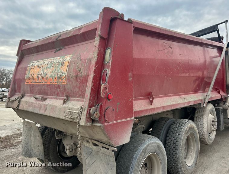 image for item ET6794 2006 Sterling L8500 Series dump truck