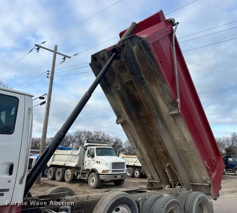 image for item ET6794 2006 Sterling L8500 Series dump truck