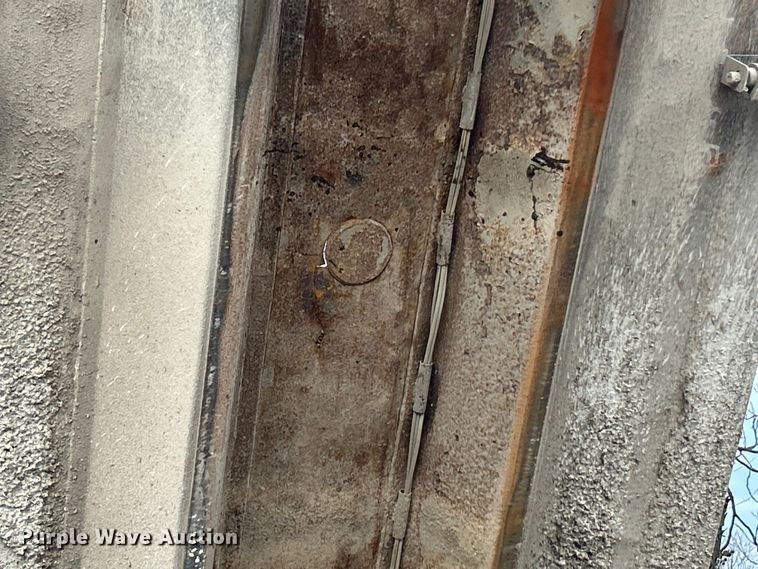 image for item ET6794 2006 Sterling L8500 Series dump truck