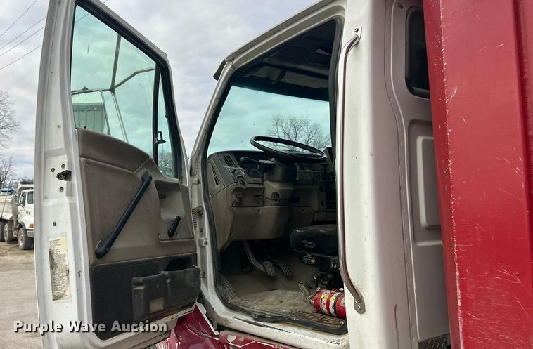 image for item ET6794 2006 Sterling L8500 Series dump truck