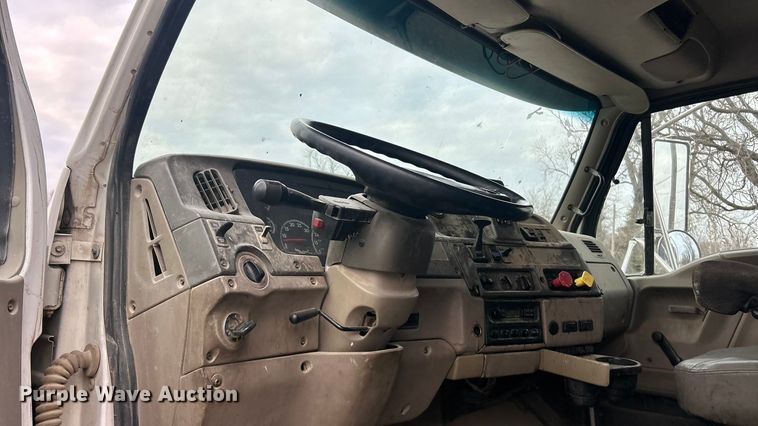 image for item ET6794 2006 Sterling L8500 Series dump truck