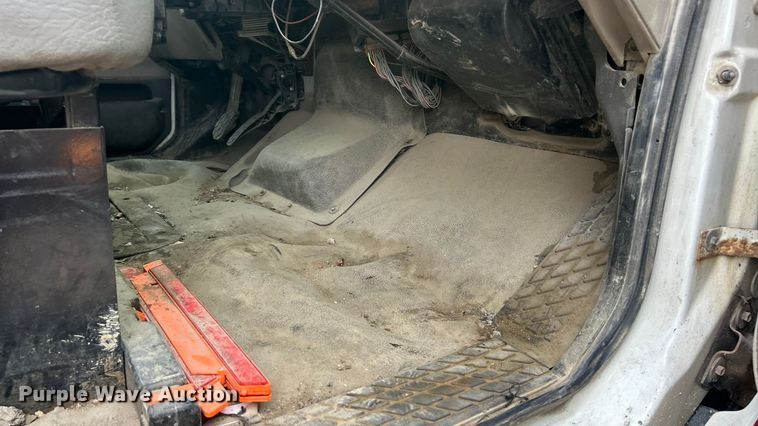 image for item ET6794 2006 Sterling L8500 Series dump truck