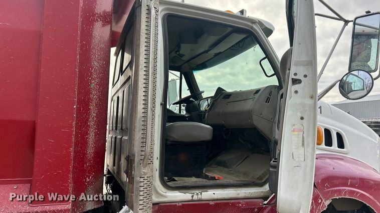 image for item ET6794 2006 Sterling L8500 Series dump truck