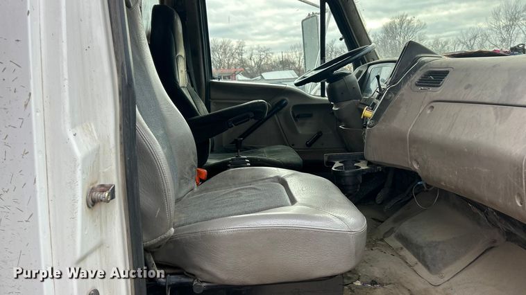 image for item ET6794 2006 Sterling L8500 Series dump truck