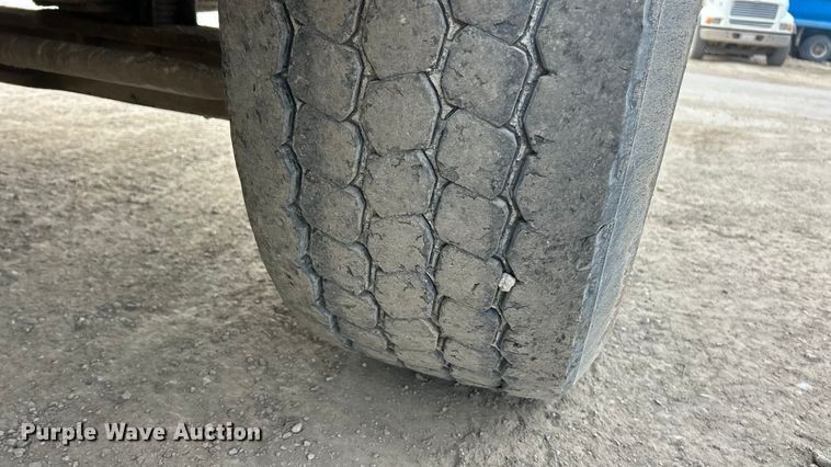 image for item ET6794 2006 Sterling L8500 Series dump truck