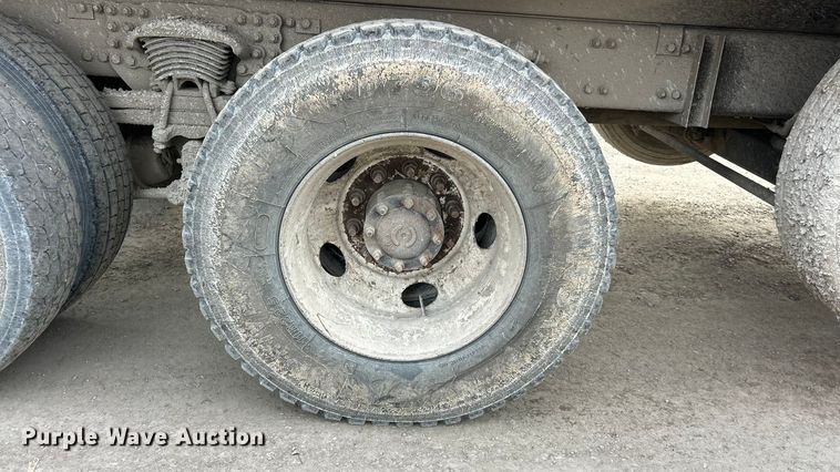 image for item ET6794 2006 Sterling L8500 Series dump truck