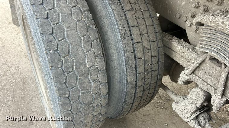 image for item ET6794 2006 Sterling L8500 Series dump truck