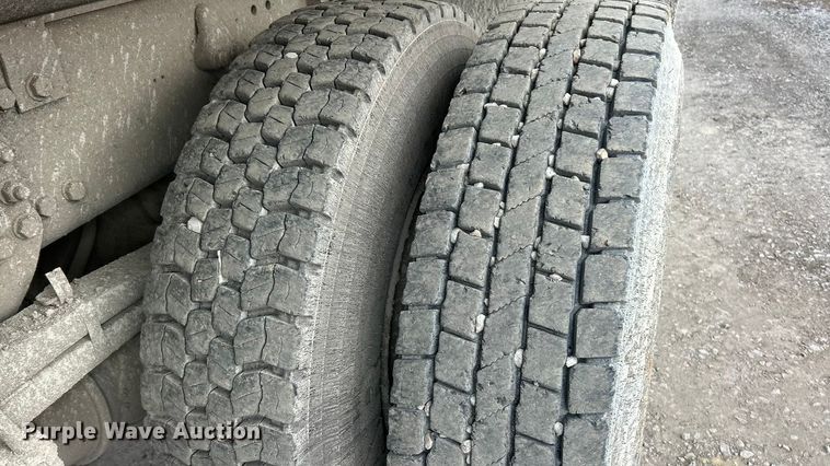 image for item ET6794 2006 Sterling L8500 Series dump truck