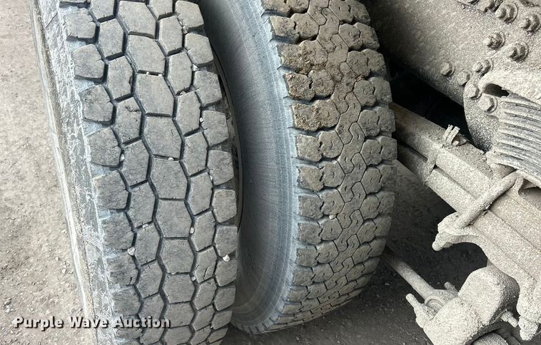 image for item ET6794 2006 Sterling L8500 Series dump truck