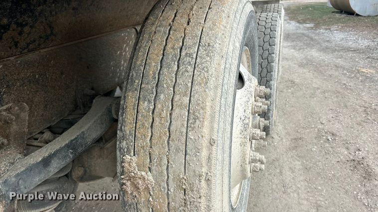 image for item ET6794 2006 Sterling L8500 Series dump truck