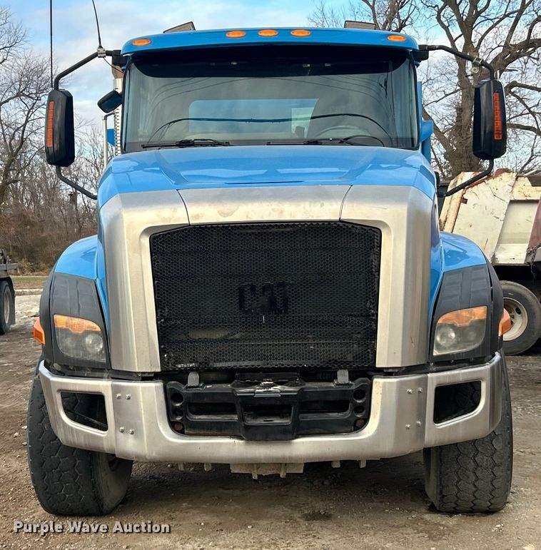 image for item ET6795 2014 Caterpillar CT660 dump truck