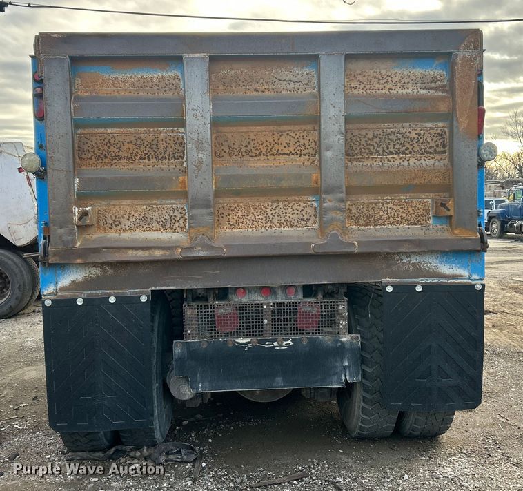 image for item ET6795 2014 Caterpillar CT660 dump truck