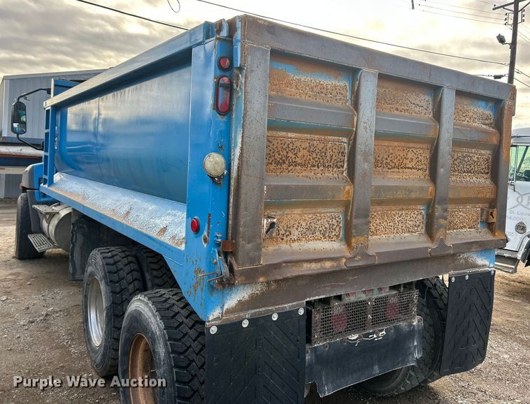 image for item ET6795 2014 Caterpillar CT660 dump truck