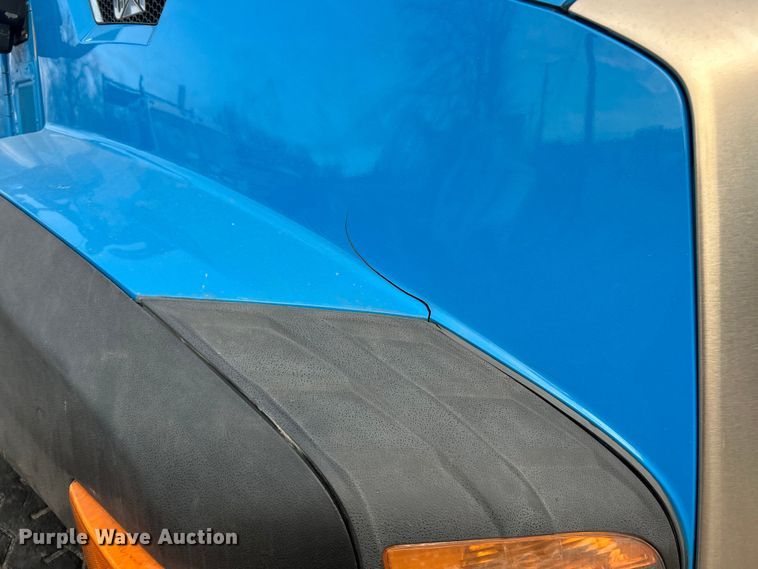 image for item ET6795 2014 Caterpillar CT660 dump truck