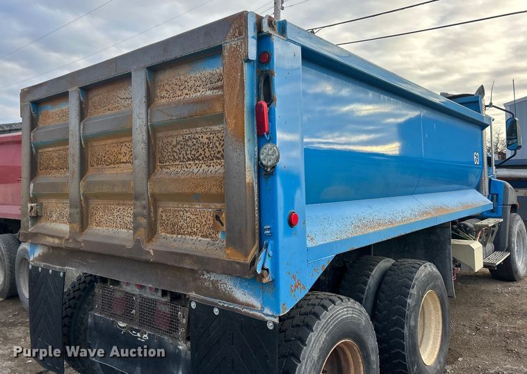 image for item ET6795 2014 Caterpillar CT660 dump truck