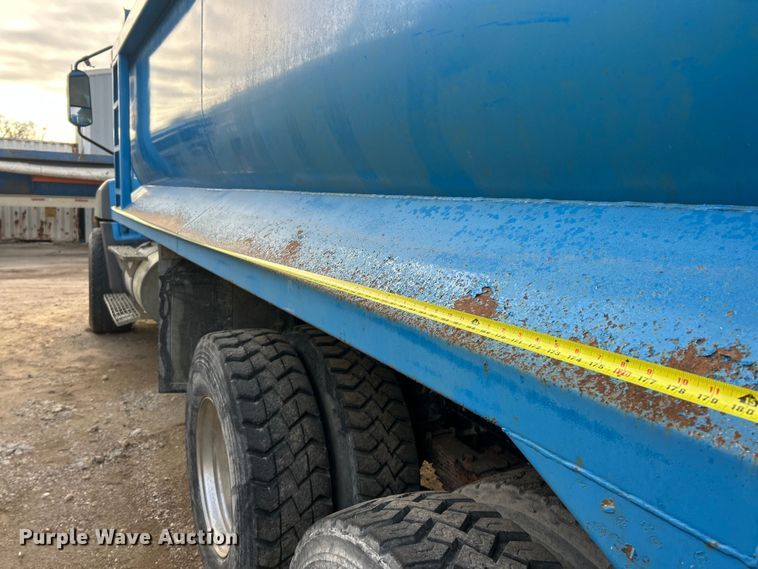 image for item ET6795 2014 Caterpillar CT660 dump truck