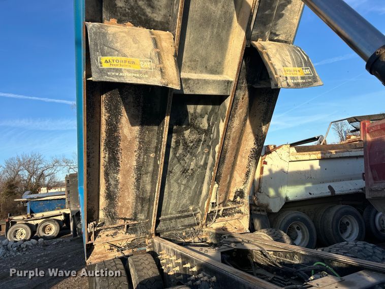 image for item ET6795 2014 Caterpillar CT660 dump truck