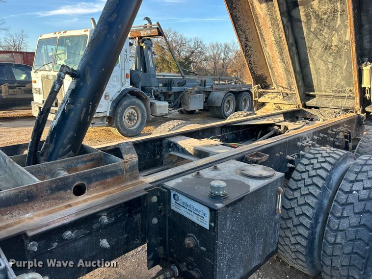 image for item ET6795 2014 Caterpillar CT660 dump truck